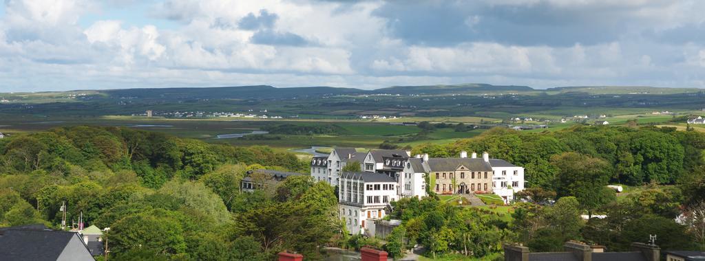 Falls Hotel&spa